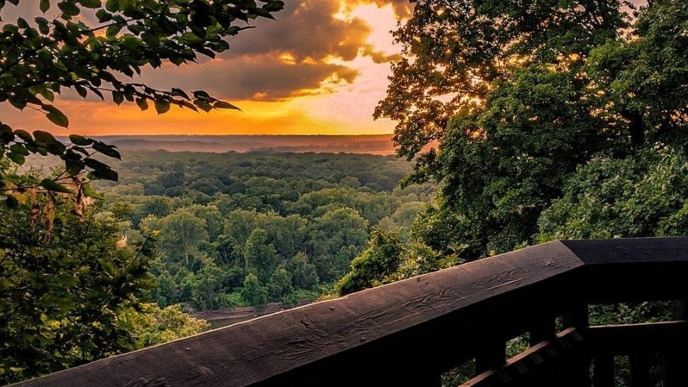 Hit the Road: a quick getaway to Weston, MO - 6AM City