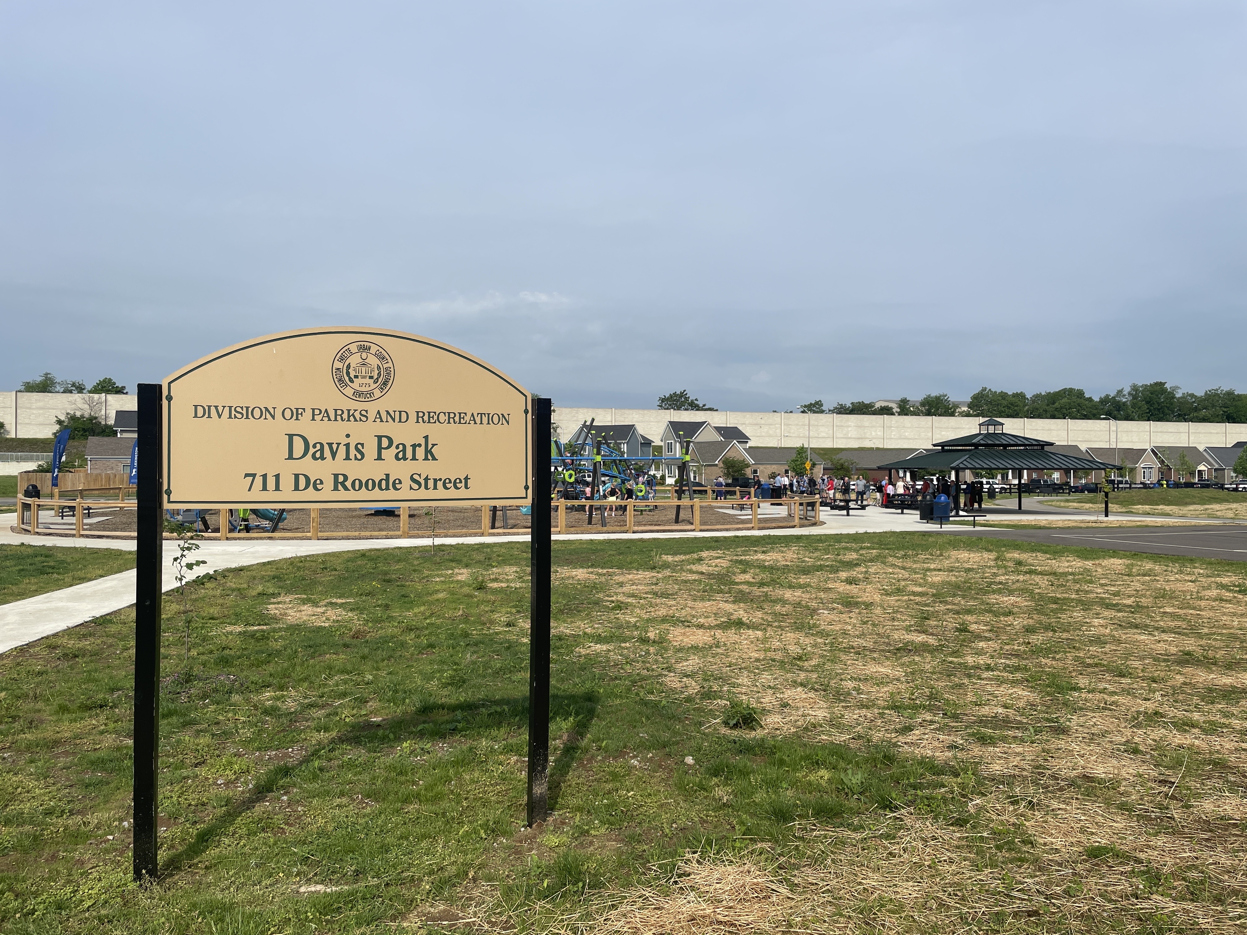 City cuts ribbon on the new Davis Park