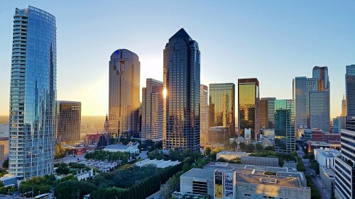 1280px-Dallas_Skyline_with_Arts_District.jpg