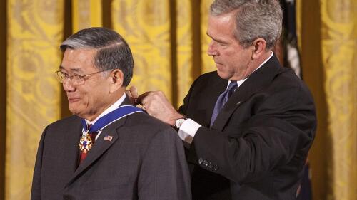 President_George_W._Bush_Presents_Norman_Y._Mineta_with_the_Presidential_Medal_of_Freedom_in_the_East_Room_of_the_White_House